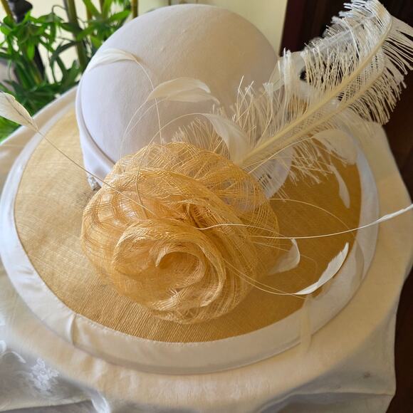 NWT Elite Champagne‎ white sun hat w/gem stones, feathers, bow/rose main image 7